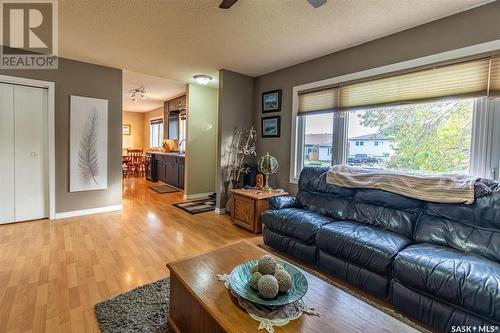 1164 Hochelaga Street W, Moose Jaw, SK - Indoor Photo Showing Living Room