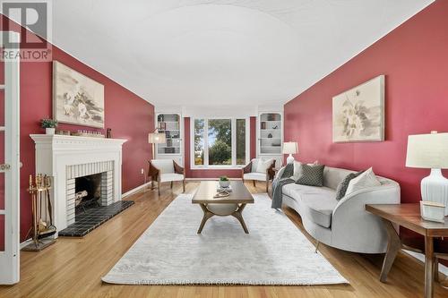 401 Lakeshore Drive, Cobourg, ON - Indoor Photo Showing Living Room With Fireplace