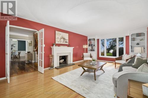 401 Lakeshore Drive, Cobourg, ON - Indoor Photo Showing Living Room With Fireplace