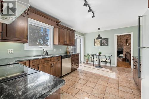 401 Lakeshore Drive, Cobourg, ON - Indoor Photo Showing Kitchen