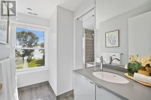 401 Lakeshore Drive, Cobourg, ON - Indoor Photo Showing Bathroom