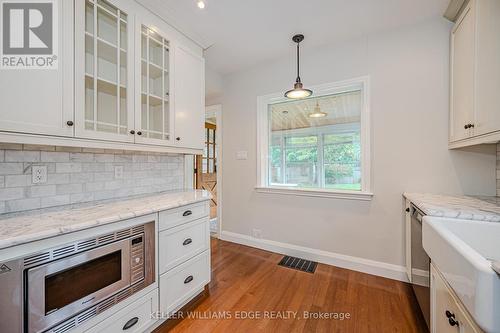 978 North Shore Boulevard W, Burlington, ON - Indoor Photo Showing Kitchen