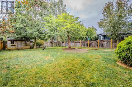 978 North Shore Boulevard W, Burlington, ON - Outdoor With Backyard