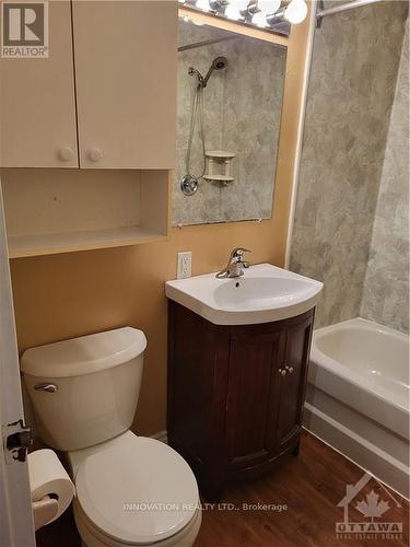 103 - 25 Tamarack Street, Deep River, ON - Indoor Photo Showing Bathroom