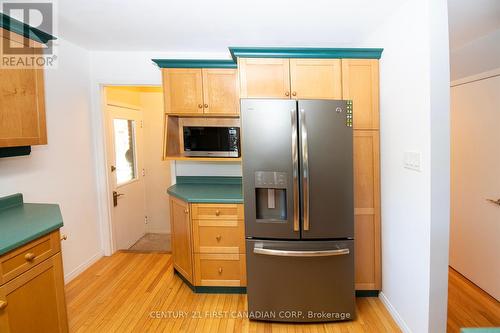 46 Piers Crescent, London, ON - Indoor Photo Showing Kitchen