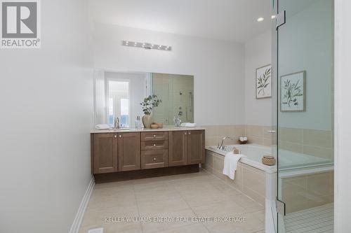 2 - 325 Lakebreeze Drive, Clarington (Newcastle), ON - Indoor Photo Showing Bathroom