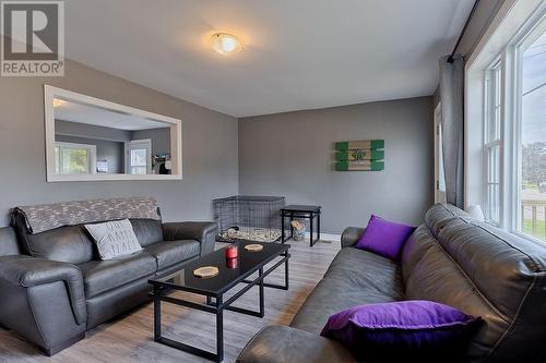 1332 Victoria Street, Petawawa, ON - Indoor Photo Showing Living Room