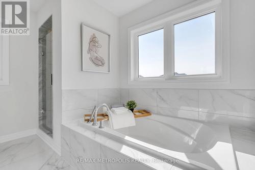 58 Belmont Drive, Clarington, ON - Indoor Photo Showing Bathroom