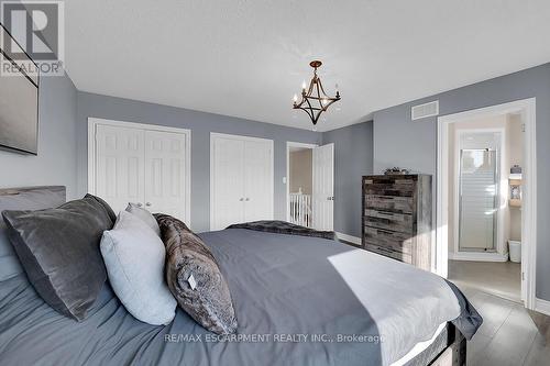 1558 Upper Wellington Street, Hamilton, ON - Indoor Photo Showing Bedroom