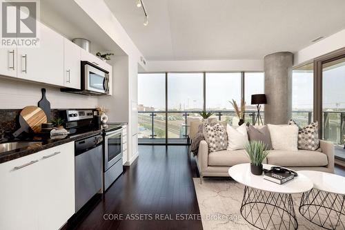 806 - 70 Distillery Lane, Toronto, ON - Indoor Photo Showing Living Room