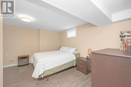 45 Las Road, West Lincoln, ON - Indoor Photo Showing Bedroom