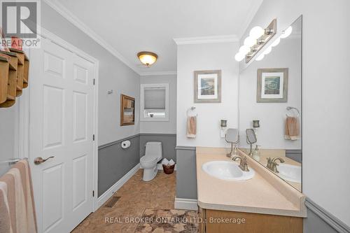 45 Las Road, West Lincoln, ON - Indoor Photo Showing Bathroom