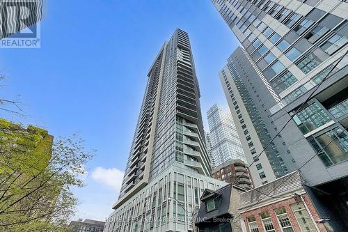 810 - 77 Mutual Street, Toronto, ON - Outdoor With Facade