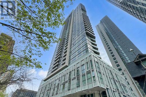 810 - 77 Mutual Street, Toronto, ON - Outdoor With Facade