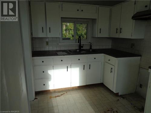 1224 Concession 10, Kincardine Twp, ON - Indoor Photo Showing Kitchen With Double Sink