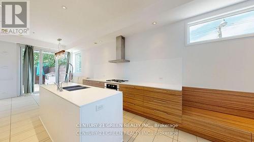 8 - 56 Lippincott Street, Toronto, ON - Indoor Photo Showing Kitchen With Double Sink