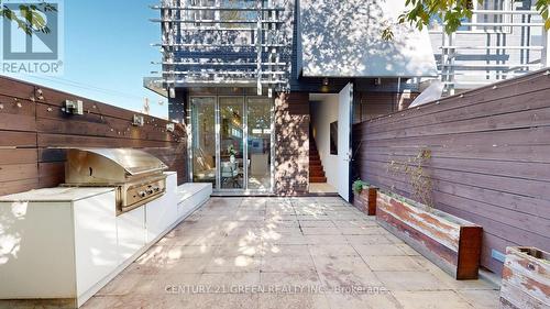 8 - 56 Lippincott Street, Toronto, ON - Outdoor