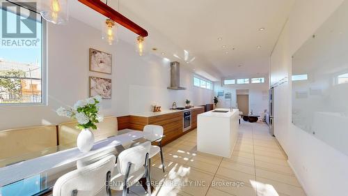 8 - 56 Lippincott Street, Toronto, ON - Indoor Photo Showing Dining Room