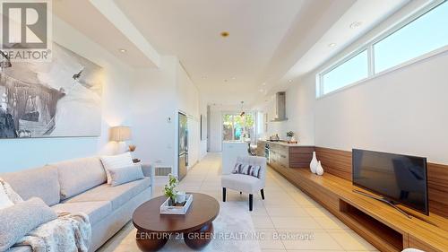 8 - 56 Lippincott Street, Toronto, ON - Indoor Photo Showing Living Room