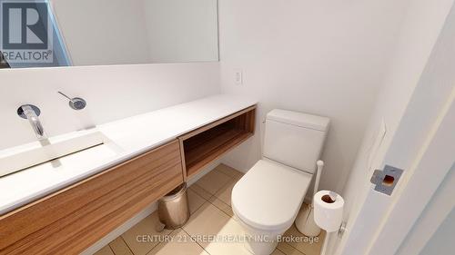 8 - 56 Lippincott Street, Toronto, ON - Indoor Photo Showing Bathroom