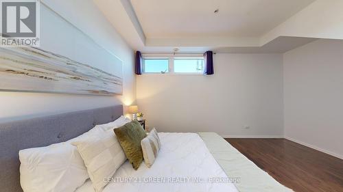 8 - 56 Lippincott Street, Toronto, ON - Indoor Photo Showing Bedroom