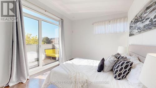 8 - 56 Lippincott Street, Toronto, ON - Indoor Photo Showing Bedroom