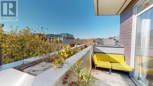 8 - 56 Lippincott Street, Toronto, ON - Outdoor