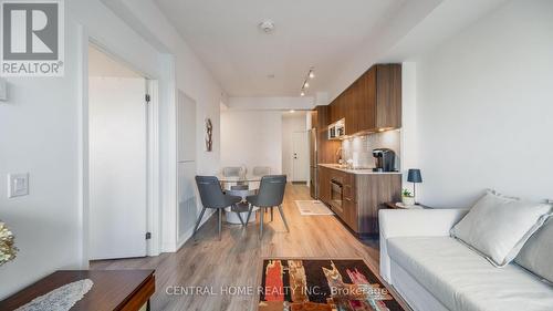 1508 - 20 Tubman Avenue, Toronto, ON - Indoor Photo Showing Living Room