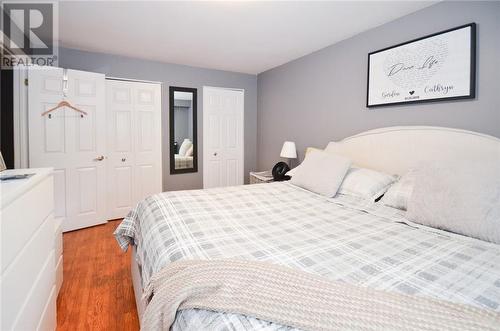 1197 Nottingham, Burlington, ON - Indoor Photo Showing Bedroom