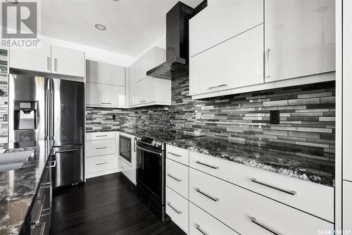 7832 Sagebrush Crescent, Regina, SK - Indoor Photo Showing Kitchen With Stainless Steel Kitchen With Upgraded Kitchen