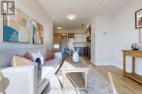 201 - 150 Fairview Mall Drive, Toronto, ON - Indoor Photo Showing Living Room