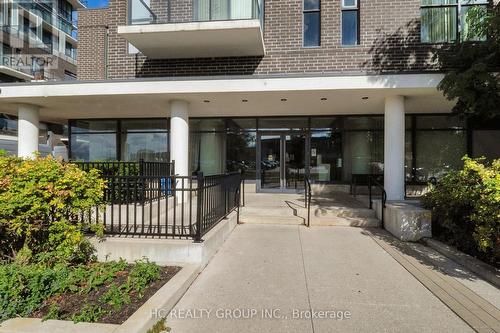 201 - 150 Fairview Mall Drive, Toronto, ON - Outdoor