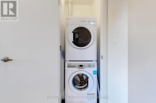 201 - 150 Fairview Mall Drive, Toronto, ON - Indoor Photo Showing Laundry Room