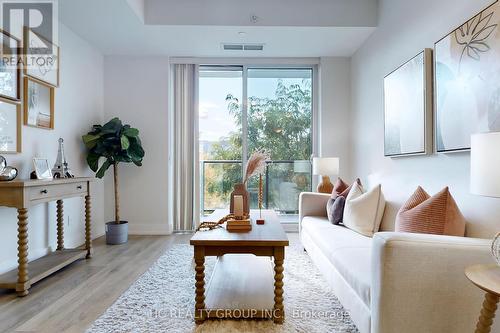 201 - 150 Fairview Mall Drive, Toronto, ON - Indoor Photo Showing Living Room