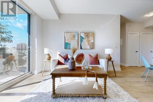 201 - 150 Fairview Mall Drive, Toronto, ON - Indoor Photo Showing Living Room