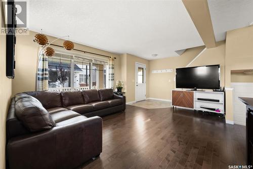 17 5286 Aerodrome Road, Regina, SK - Indoor Photo Showing Living Room