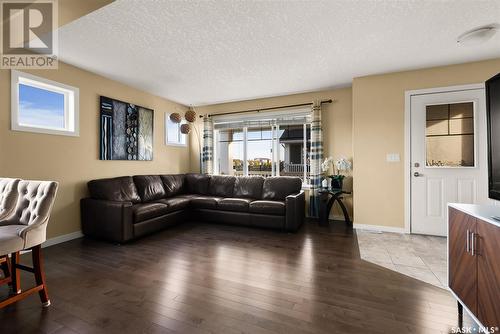 17 5286 Aerodrome Road, Regina, SK - Indoor Photo Showing Living Room