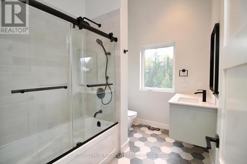 179048 Grey Road 17 Road, Georgian Bluffs, ON - Indoor Photo Showing Bathroom