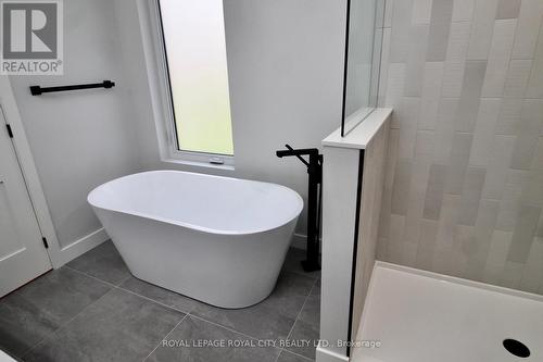 179048 Grey Road 17 Road, Georgian Bluffs, ON - Indoor Photo Showing Bathroom