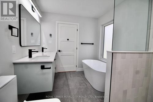 179048 Grey Road 17 Road, Georgian Bluffs, ON - Indoor Photo Showing Bathroom