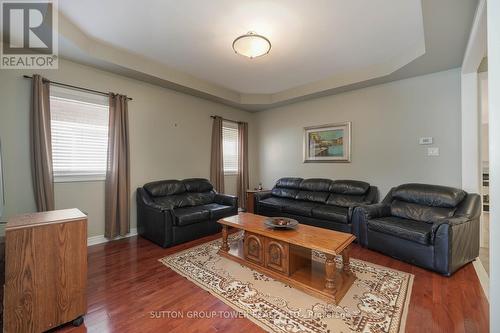 41 Vas Road, Vaughan, ON - Indoor Photo Showing Living Room