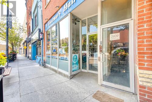 2909 Dundas Street W, Toronto, ON 