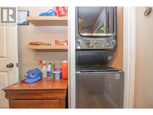 4505 16 Street, Vernon, BC - Indoor Photo Showing Laundry Room