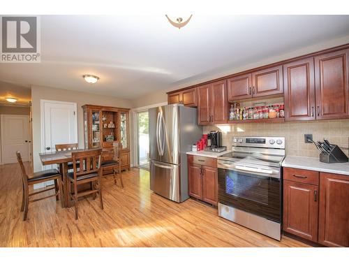 4505 16 Street, Vernon, BC - Indoor Photo Showing Kitchen