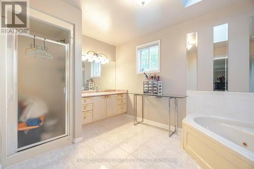 35 Jones Drive, Barrie, ON - Indoor Photo Showing Bathroom