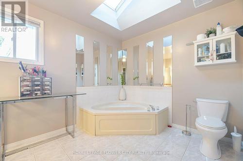 35 Jones Drive, Barrie, ON - Indoor Photo Showing Bathroom