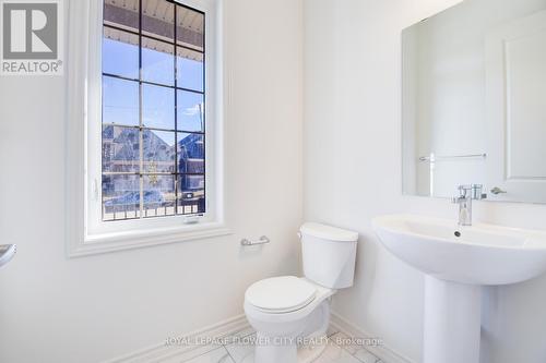 32 Twinleaf Crescent, Adjala-Tosorontio, ON - Indoor Photo Showing Bathroom