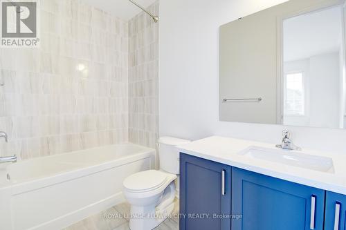 32 Twinleaf Crescent, Adjala-Tosorontio, ON - Indoor Photo Showing Bathroom