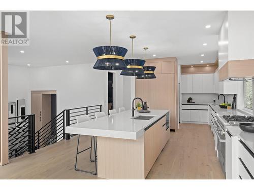 9857 Beacon Hill Drive, Lake Country, BC - Indoor Photo Showing Kitchen