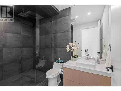 9857 Beacon Hill Drive, Lake Country, BC - Indoor Photo Showing Bathroom